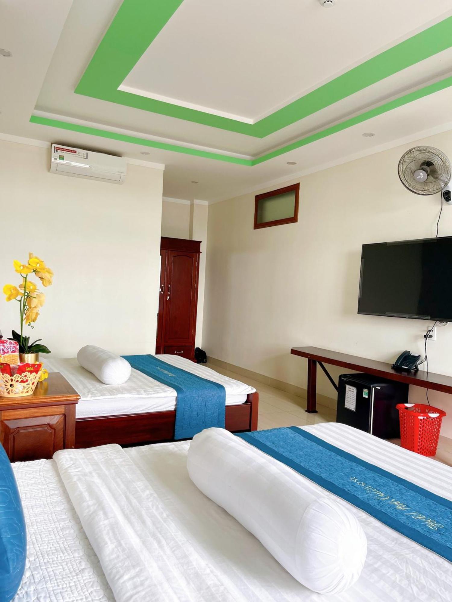 Anh Tuan Hotel & Coffee - Pleiku, Gia Lai מראה חיצוני תמונה