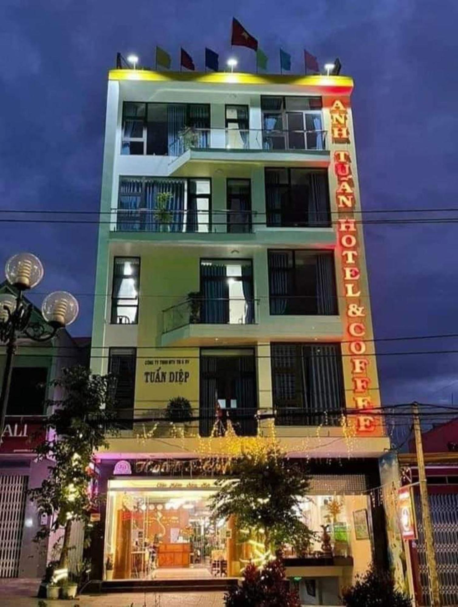 Anh Tuan Hotel & Coffee - Pleiku, Gia Lai מראה חיצוני תמונה